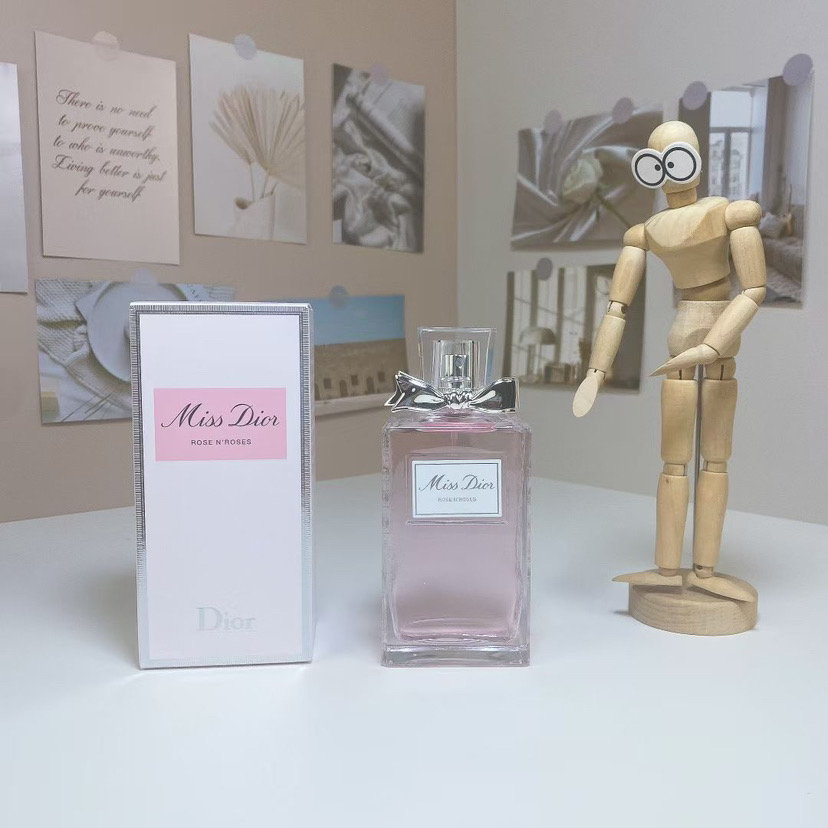 Catalogue product photo — US-199 — Catalogue name: Dior Miss Dior Rose N’Roses — Capacity shown: 100 ml
