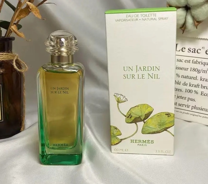 Catalogue product photo — US-210 — Catalogue name: Hermès Un Jardin sur le Nil — Capacity shown: 100 ml