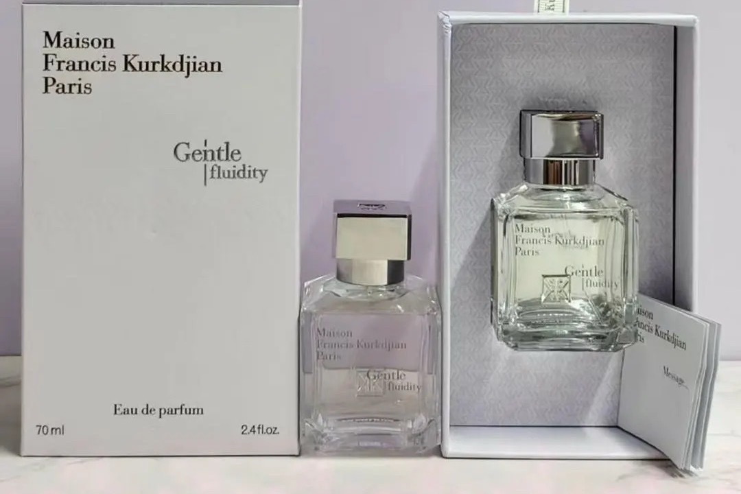 Catalogue product photo — US-223 — Catalogue name: Maison Francis Kurkdjian Gentle Fluidity Silver — Capacity shown: 70 ml
