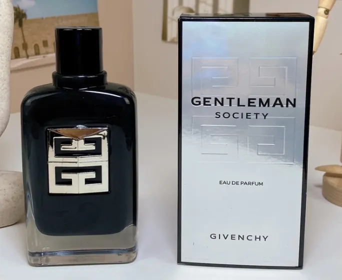 Givenchy Gentleman Society EDP — 100ml — US-563 — Catalogue name: Givenchy Gentleman Society EDP — Capacity shown: 100ml