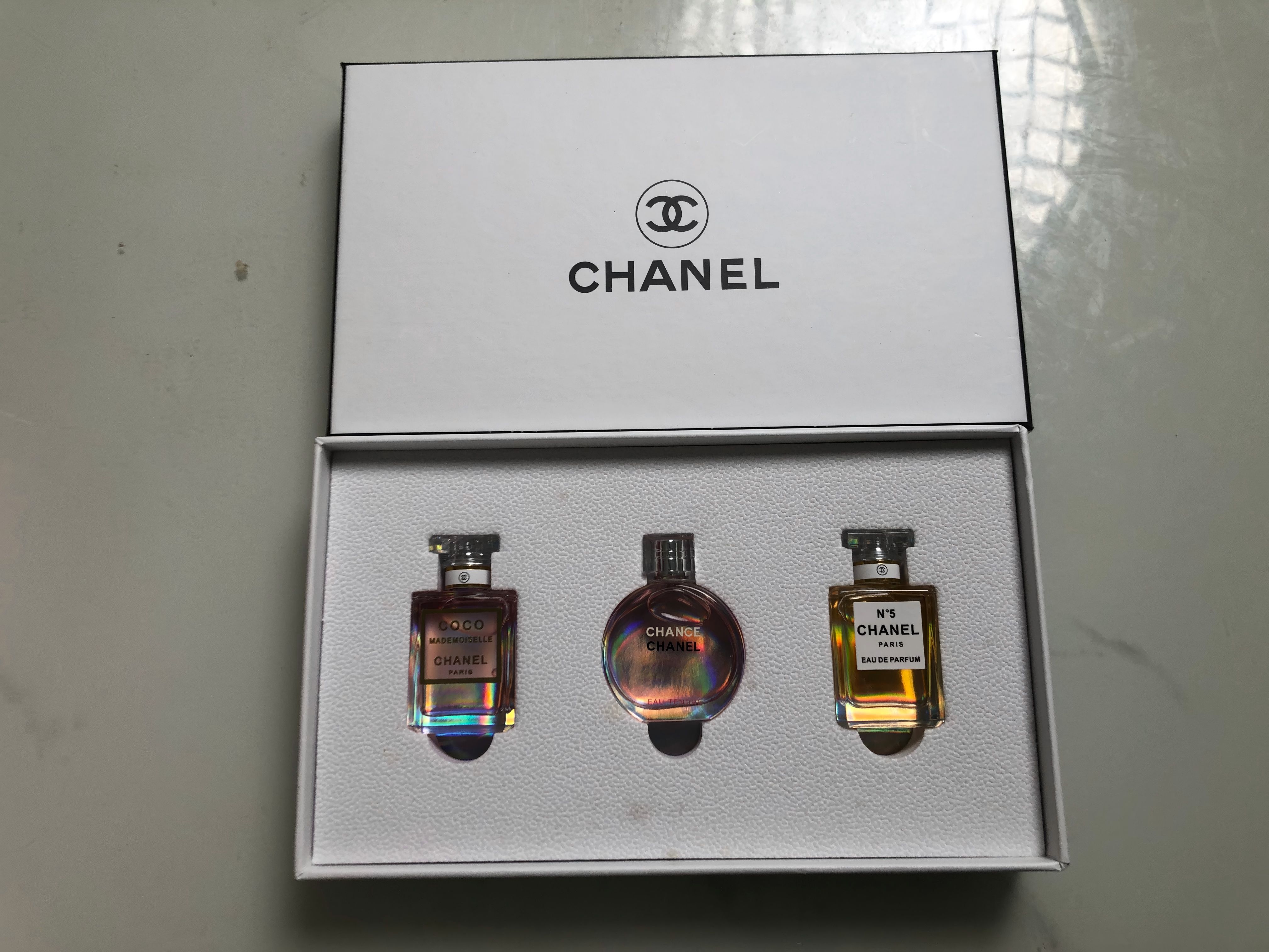 Gift-set product photo — US-244 — Catalogue name: Chanel 3-Piece Mini Perfume Gift Set — Capacity shown: 5ml × 3