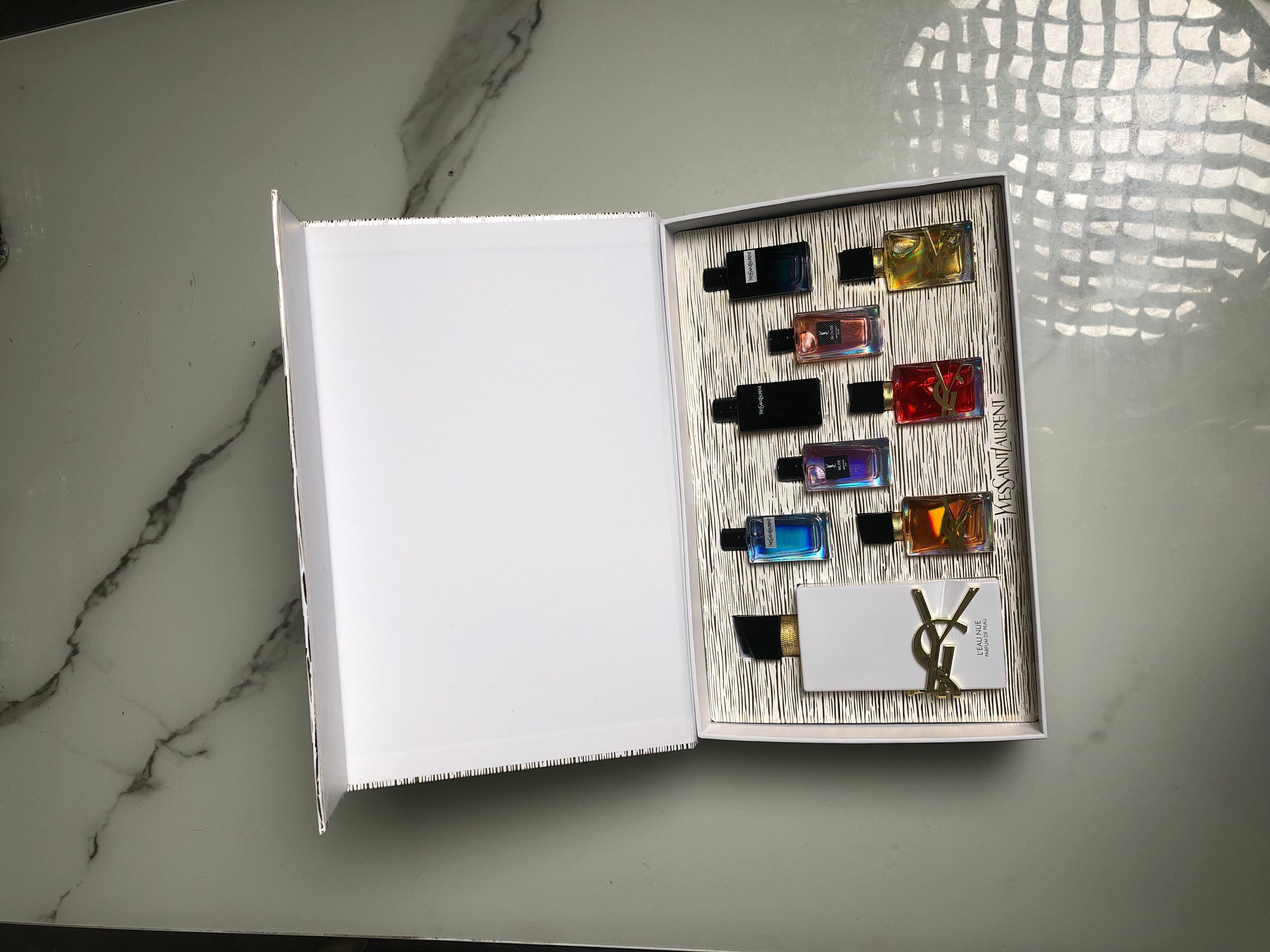 Gift-set product photo — US-265 — Catalogue name: YSL 9-Piece Mini Perfume Gift Set — Capacity shown: 90ml full-size perfume + 7ml × 8