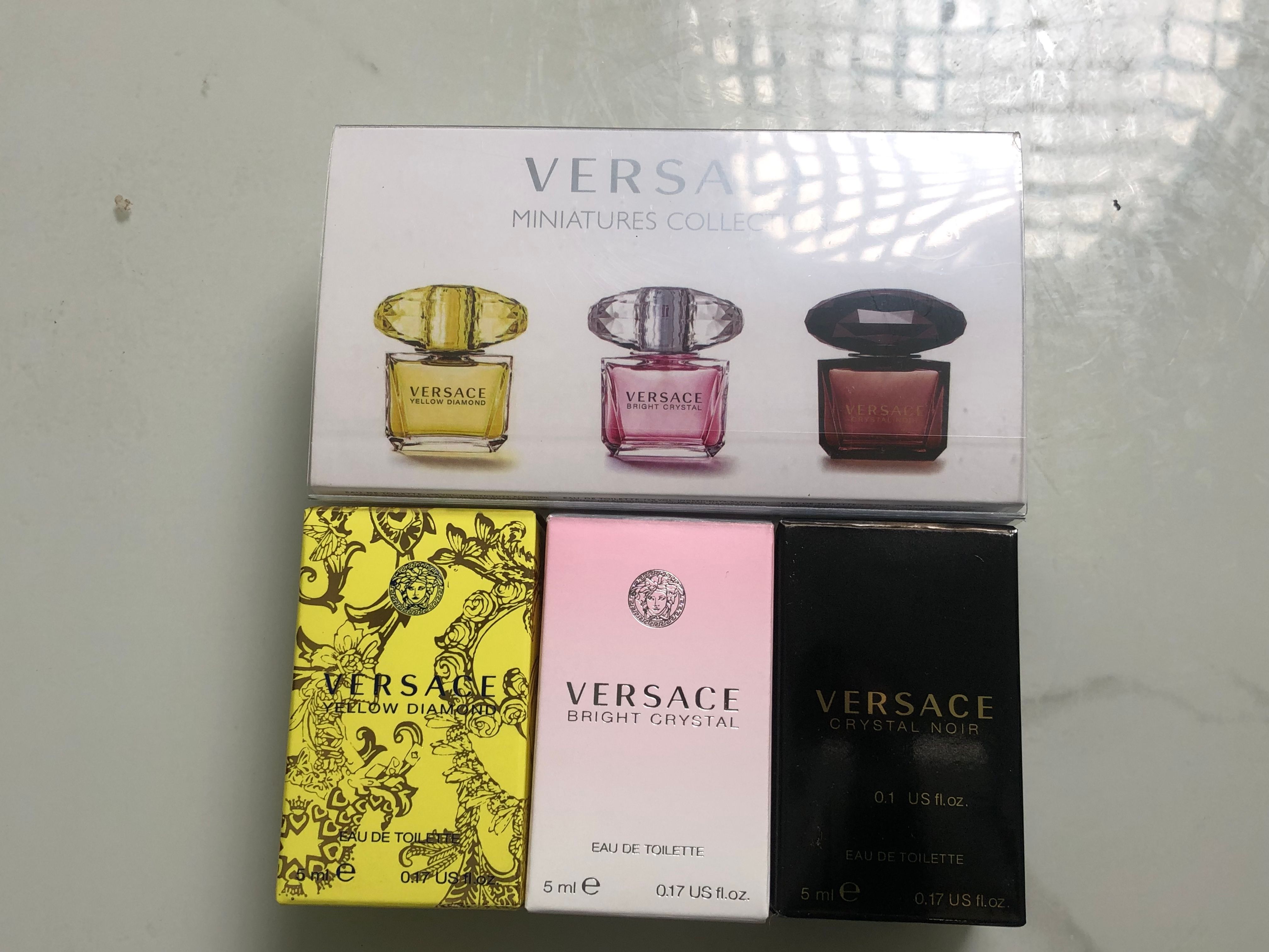 Gift-set product photo — US-266 — Catalogue name: Versace 3-Piece Mini Perfume Gift Set — Capacity shown: 5ml × 3