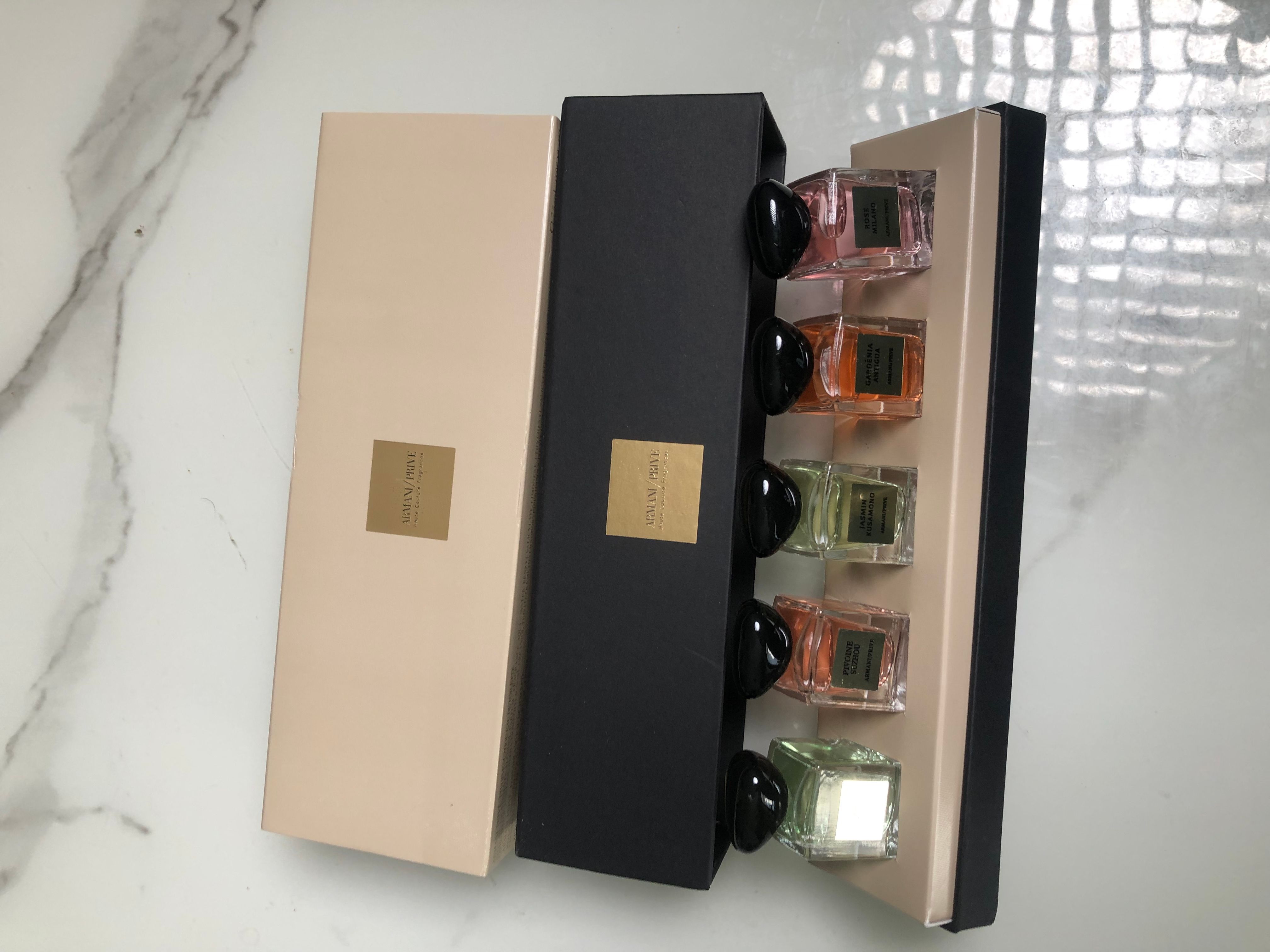 Gift-set product photo — US-269 — Catalogue name: Armani Privé 5-Piece Mini Perfume Gift Set — Capacity shown: 7ml × 5