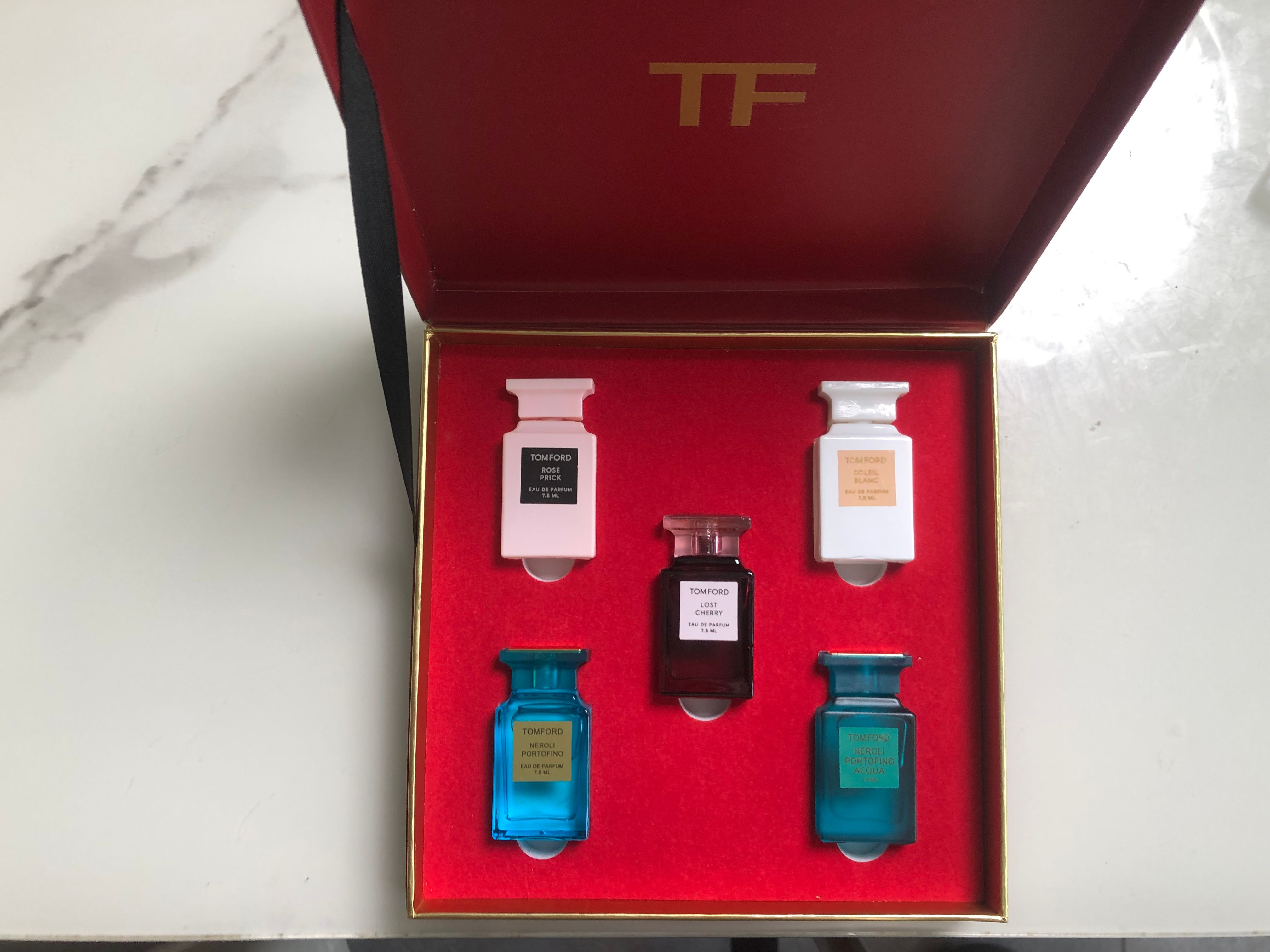 Gift-set product photo — US-275 — Catalogue name: Tom Ford 5-Piece Mini Perfume Gift Set — Capacity shown: 7.5ml × 5